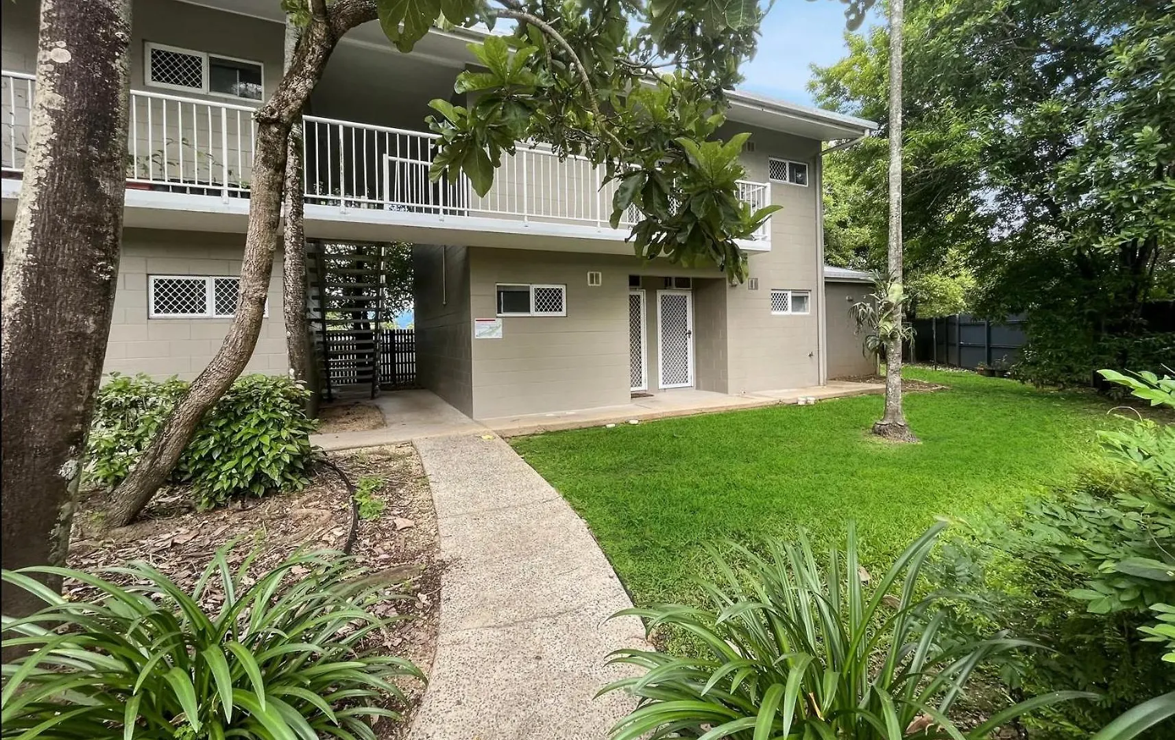 Entire Holiday Apartment Westcourt 0*,  Australia